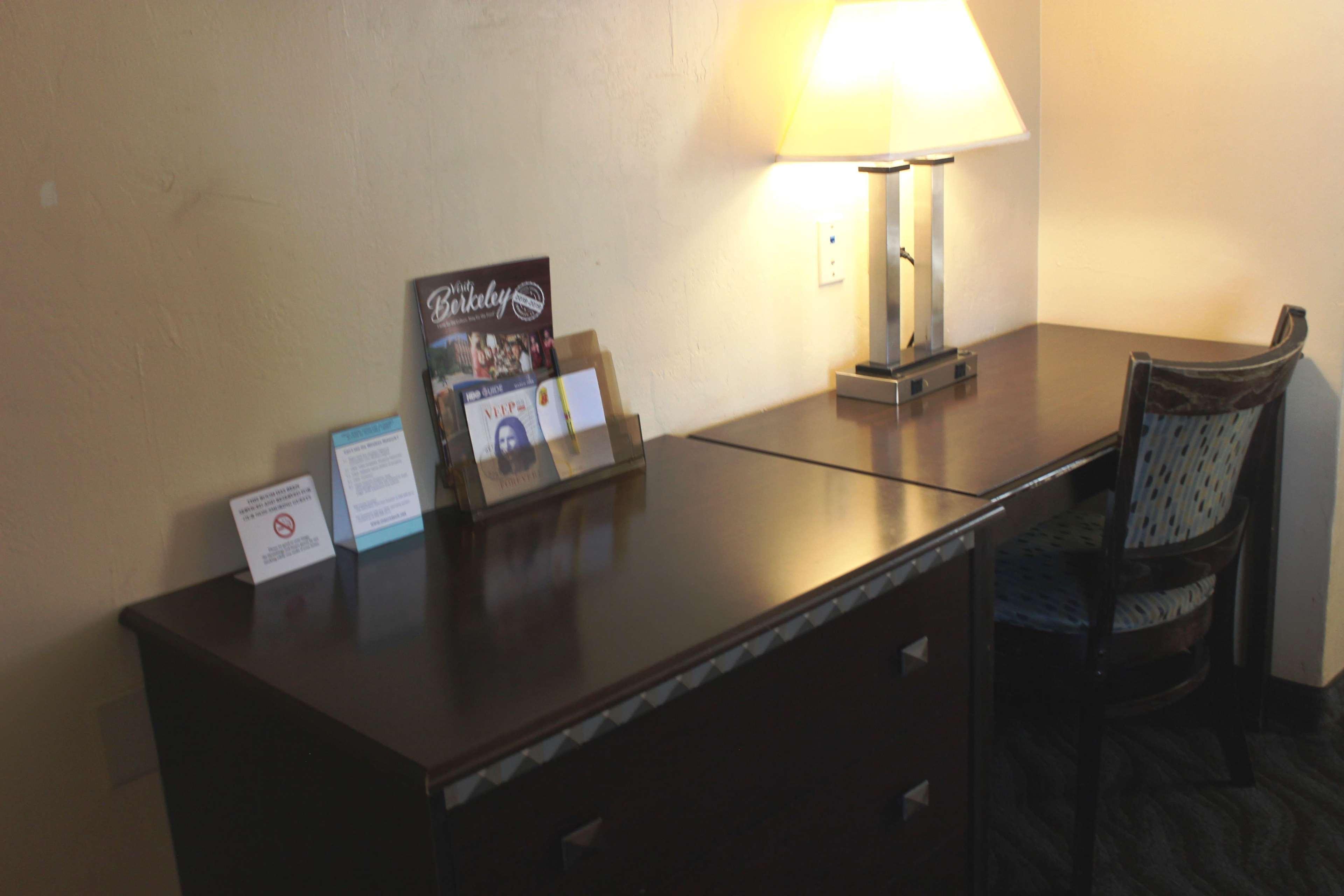 Motel Super 8 By Wyndham Berkeley Extérieur photo